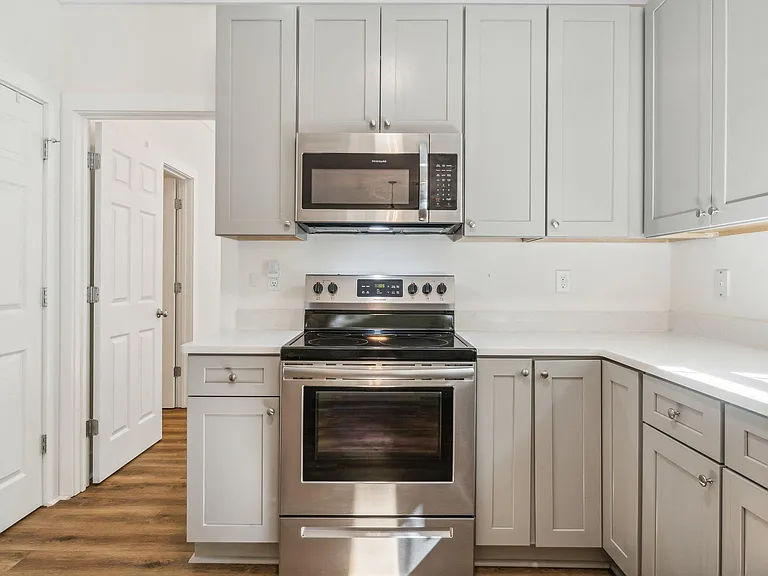 94 Prospect St — Photo 18