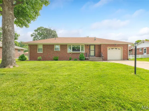 5503 Ladue Dr, Godfrey, IL 62035