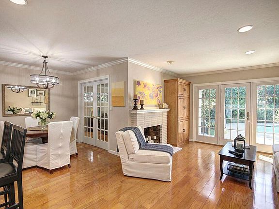 5th image of 2601 Castlewood Dr