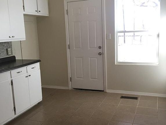 3rd image of 1504 N Irvington Ave