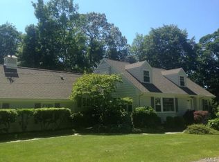 226 Taintor Dr, Southport, CT 06890