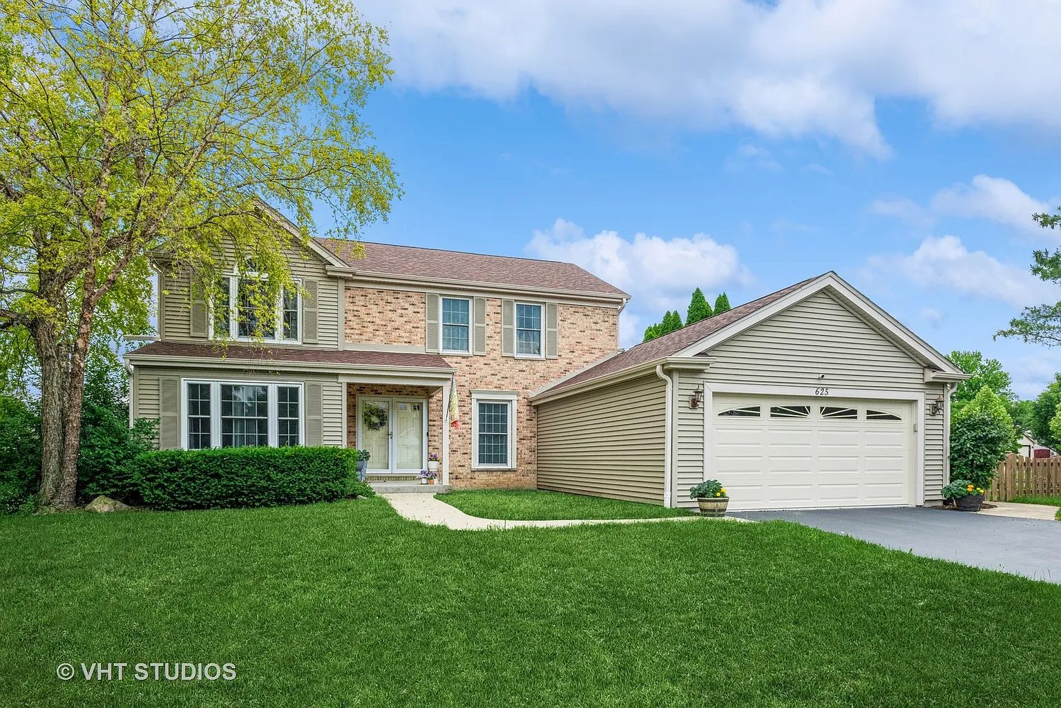 625 Chatham Cir photo 1