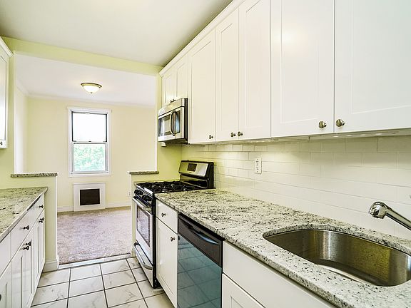 Kitchen angle 2