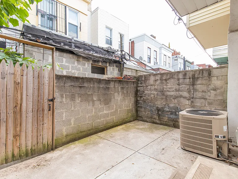 1631 S Lawrence St — Photo 26
