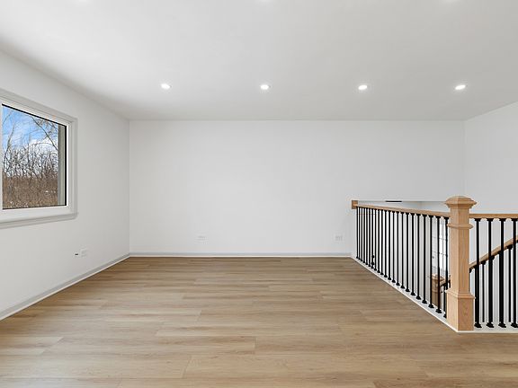 5th image of 1006 Foxworth Blvd