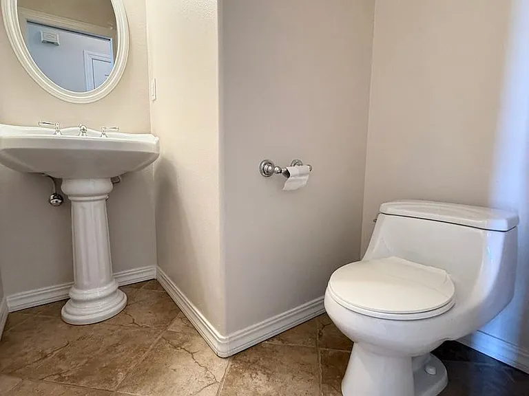 1090 Megan Ct — Photo 14