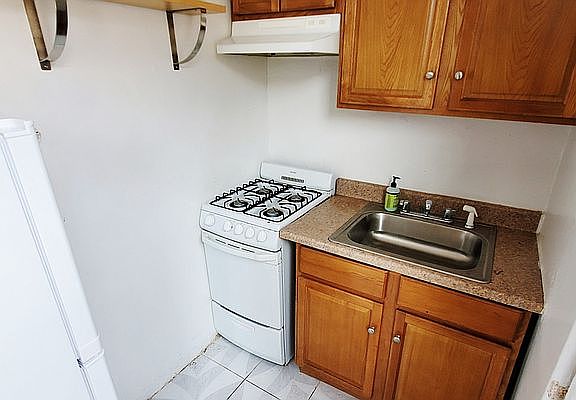 4th image of 25-25 Steinway St #2S