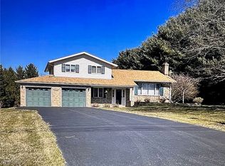 5943 Merwin Chase Rd, Brookfield, OH 44403