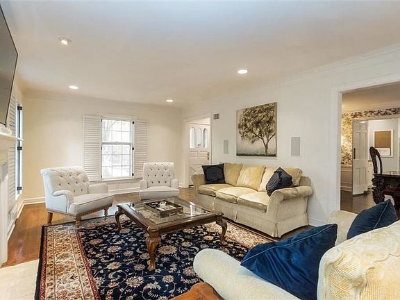 4th image of 6409 Willow Ln