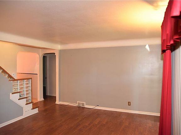 4th image of 4392 Lee Heights Blvd