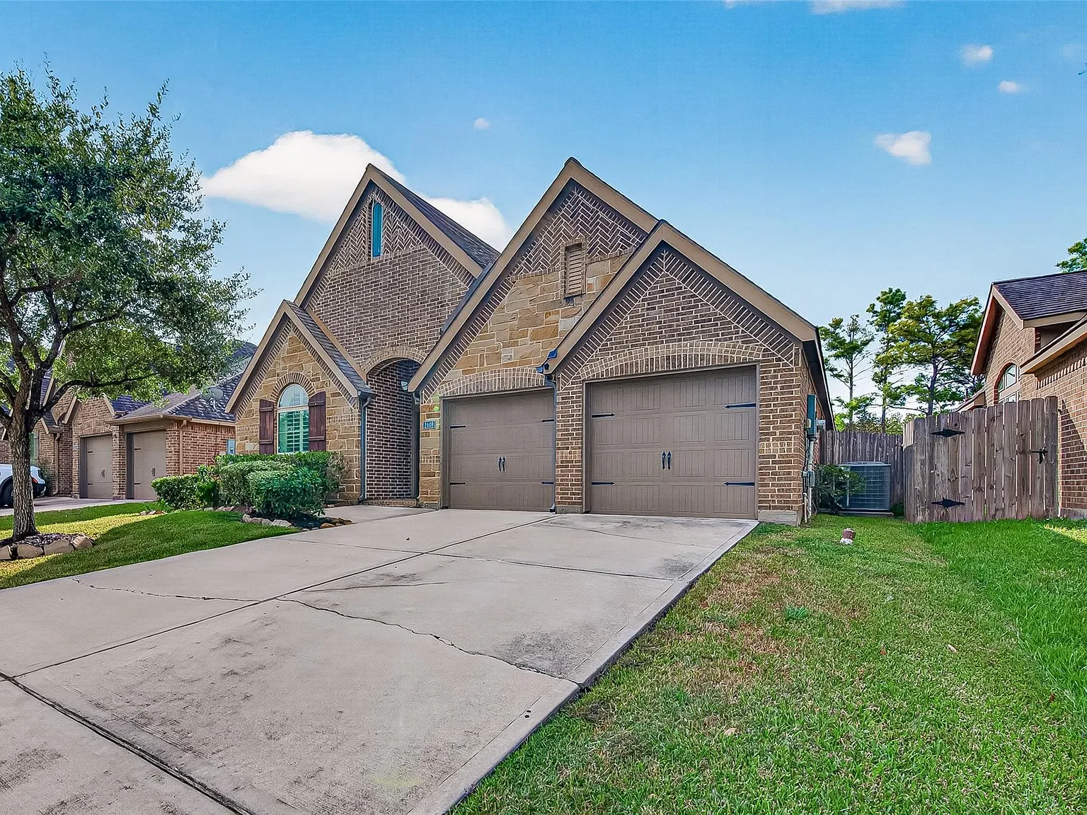 4 bed, 2.0 bath, 2218 sqft, $2,750 — Photo 3