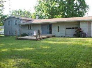 215 Rochelle Ave, Lincoln, IL 62656