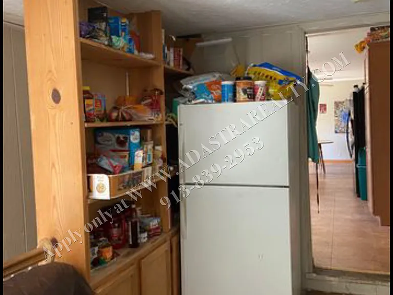 1741 W 20th St — Photo 3