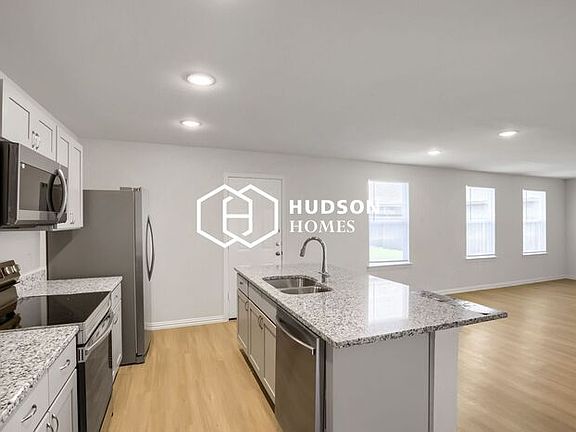 4th image of 110 Goel St