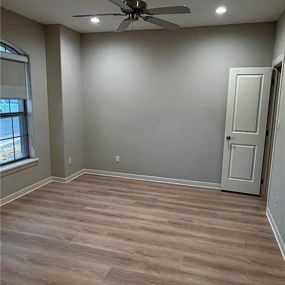 617 E Thornhill Ave — Photo 10