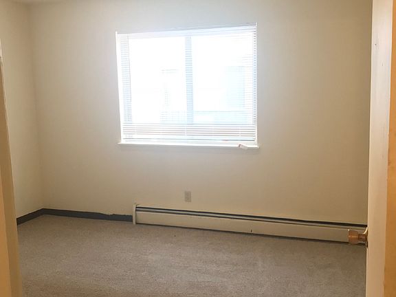 1 bdr bedroom