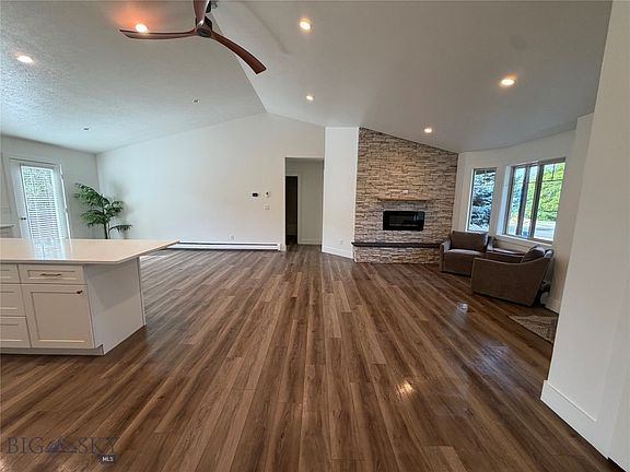 3rd image of 217 Lillian Way