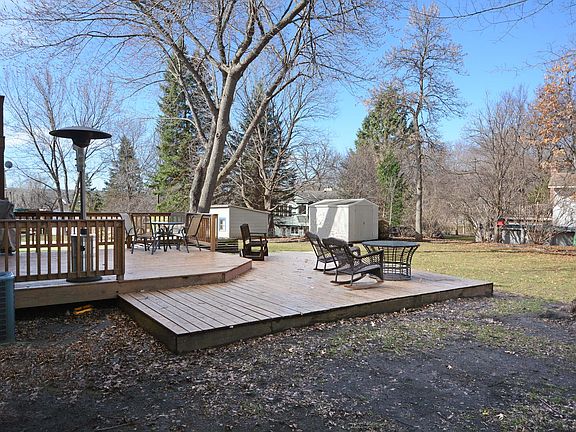 5th image of 15214 Crystal Dr E