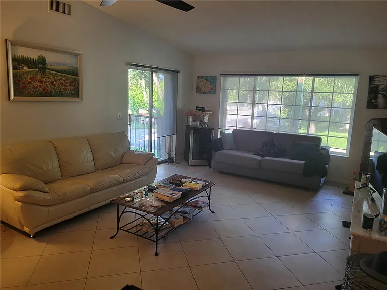 13851 Oneida Dr #D2 — Photo 8