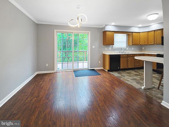 4th image of 562 Kelker St