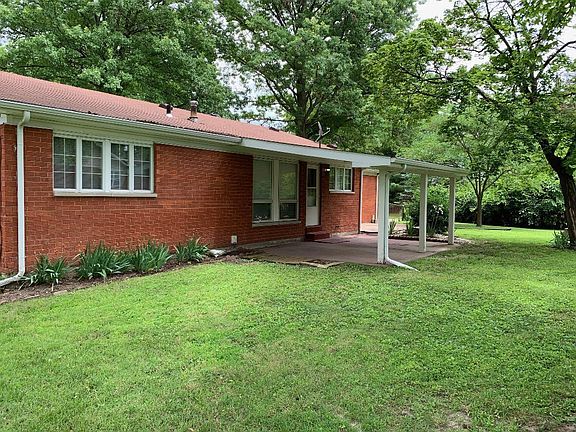 3rd image of 2815 Devonshire Dr