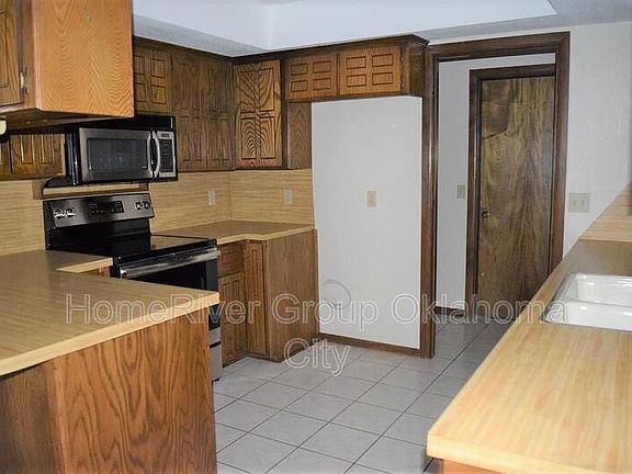 2nd image of 7114 Michelle Ln