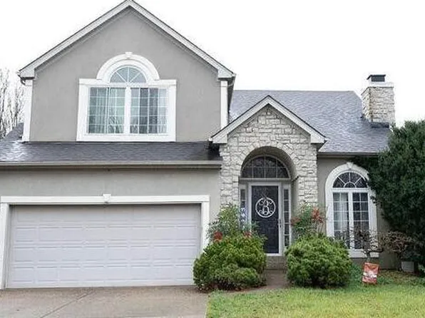 8800 Kings Lynn Ln, Louisville, KY 40220