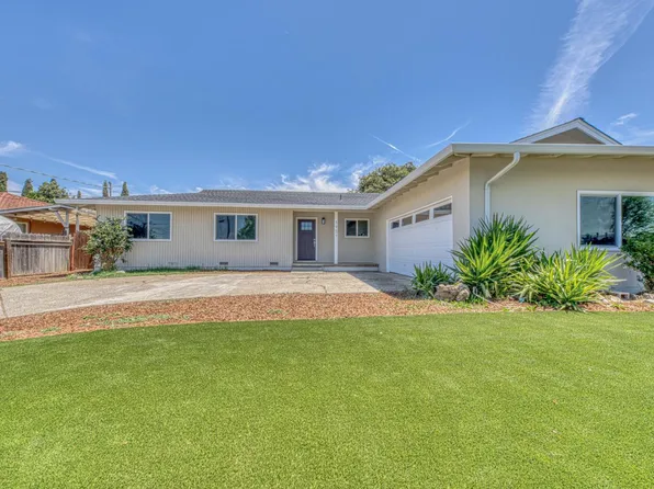 Hermosa Way, Hollister, CA 95023