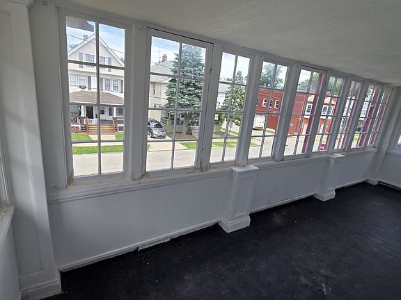 2nd image of 3505 Poe Ave #Up