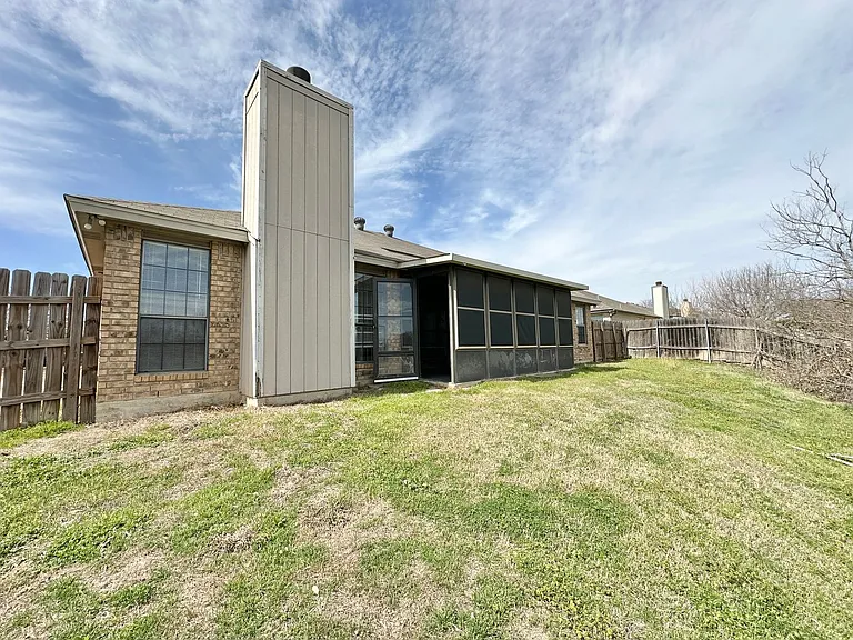 607 Hogan Dr — Photo 42