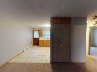 519 E 4th St #3, Dixon, IL 61021