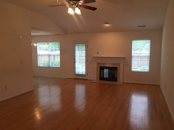 4th image of 203 Weston Valley Dr