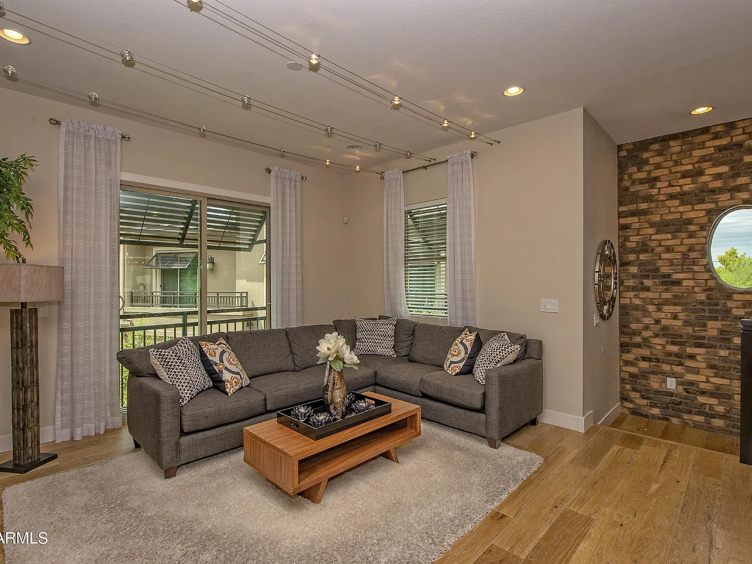 3 bed, 2.0 bath, 1546 sqft, $3,345 — Photo 3