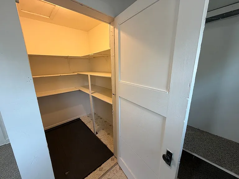 4611 N Adams St — Photo 15