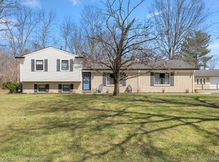 22321 Bell Rd, New Boston, MI 48164