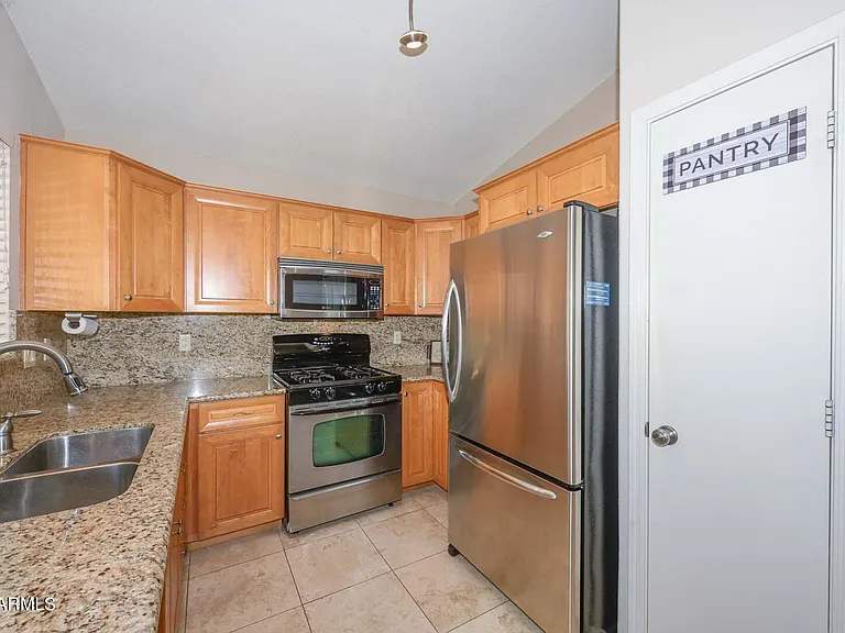 10509 W Runion Dr — Photo 12