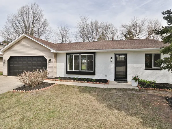 464 Winterwood Dr, Roselle, IL 60172