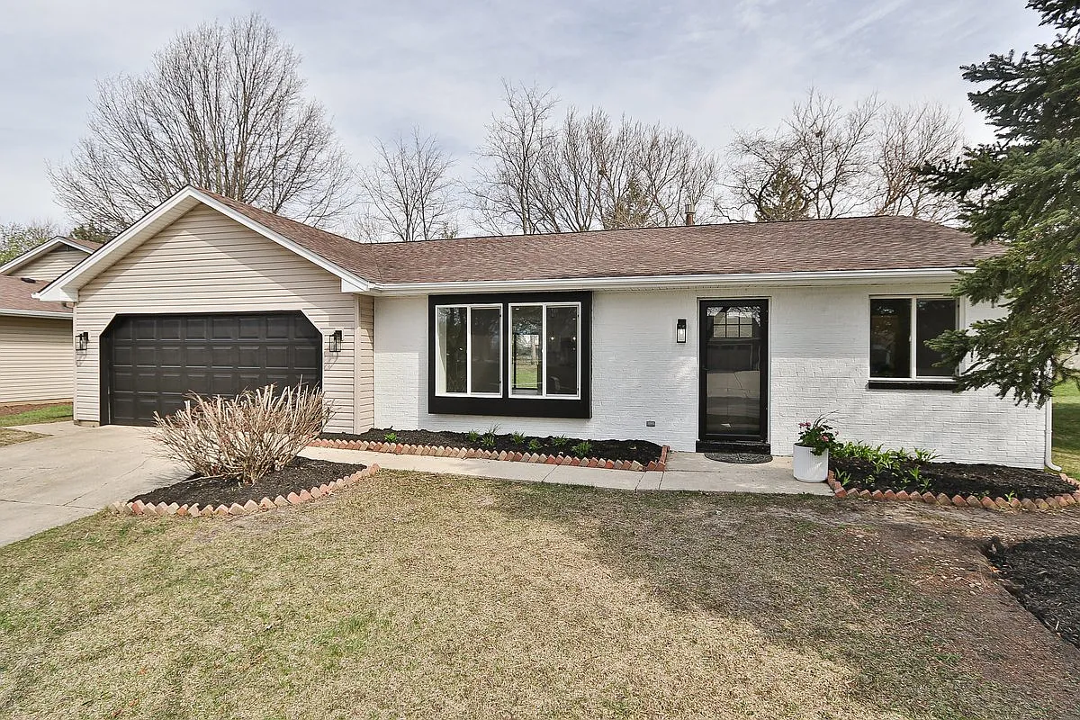 464 Winterwood Dr photo 1