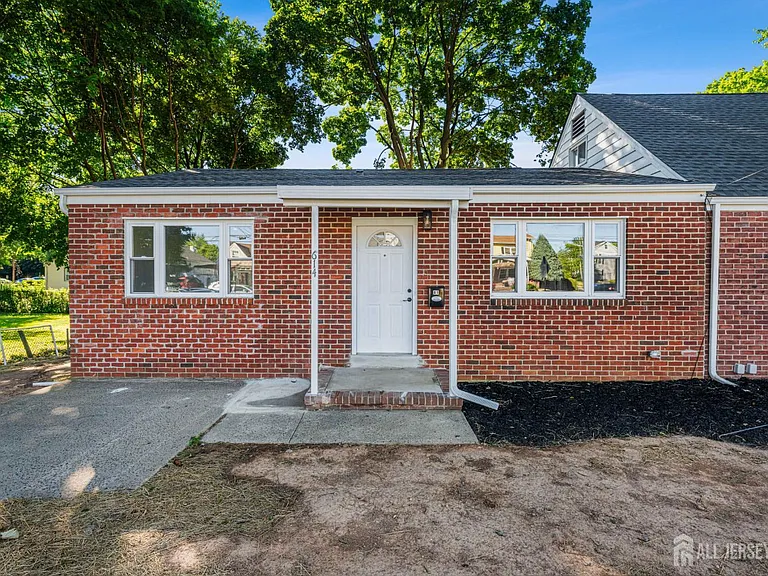 614 Remsen Ave #1 — Photo 3