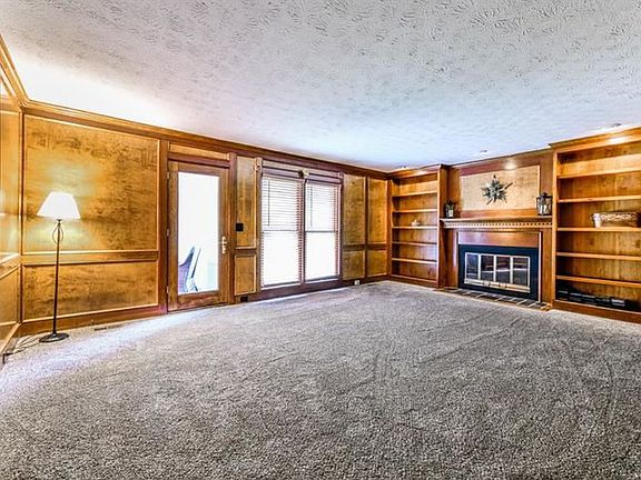 4th image of 2502 Meadowglen Trl