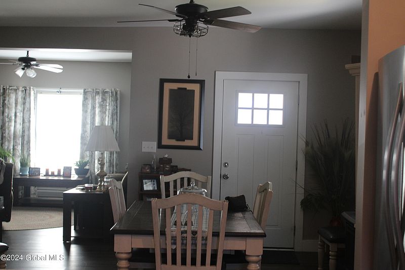 4th image of 69 Maple Street