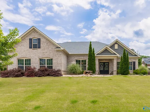 7000 Jane Elizabeth Dr SE, Owens Cross Roads, AL 35763