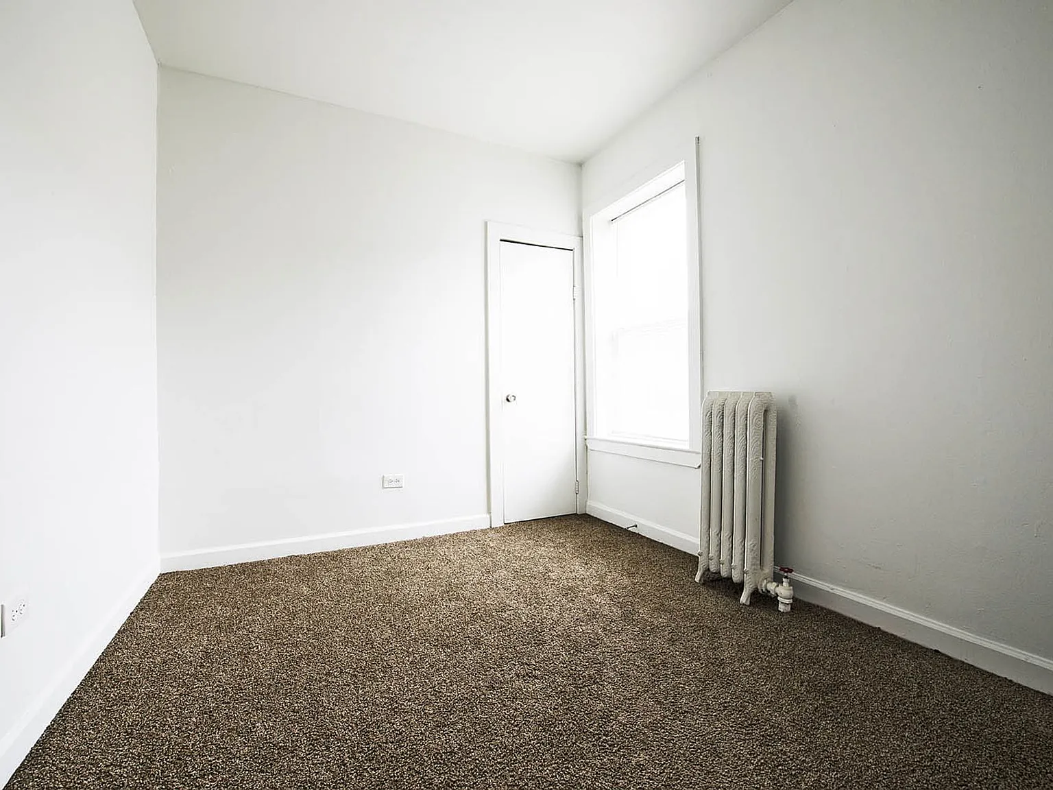 1115 S Karlov — Photo 3