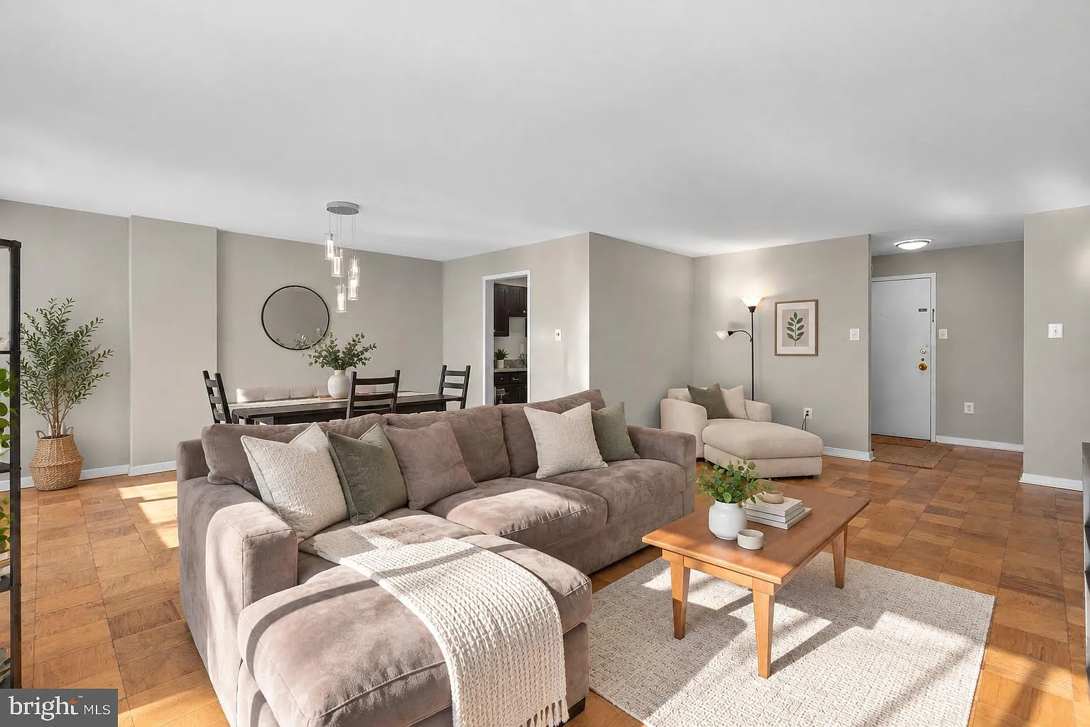 Shoreham North Condominium — Photo 2