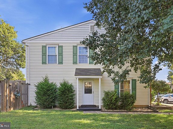 2nd image of 569 Lancaster Pl #569