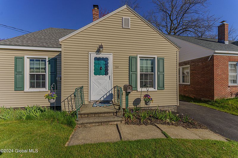 3rd image of 20 Hackett Avenue