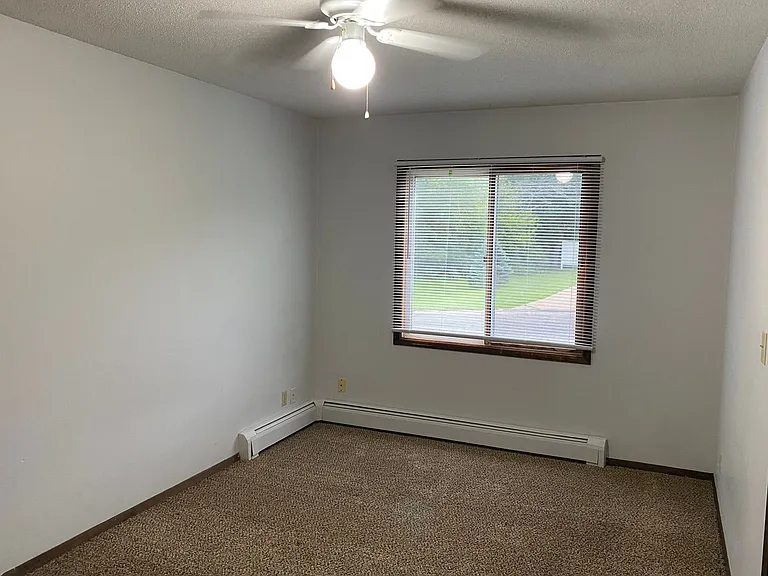 1715 Edgewood Dr NW — Photo 7