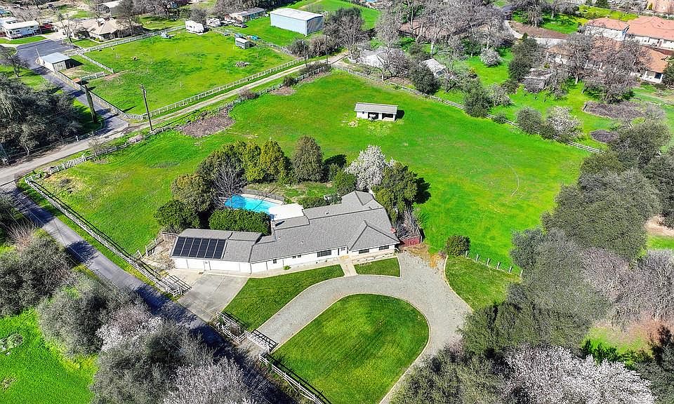 1st image of 7624 Larkspur Ln