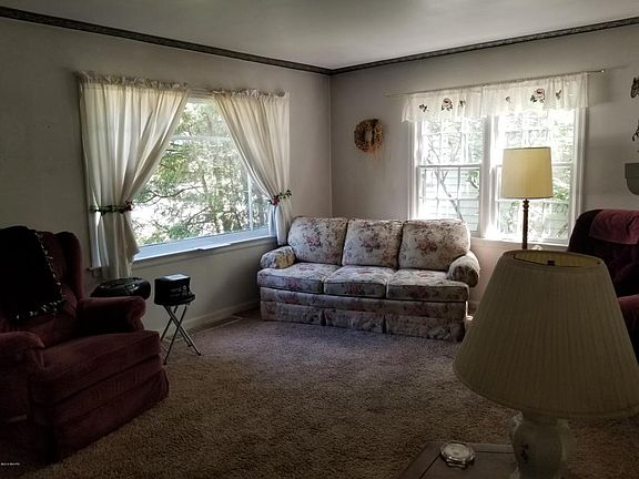3rd image of 1629 Randolph Ave