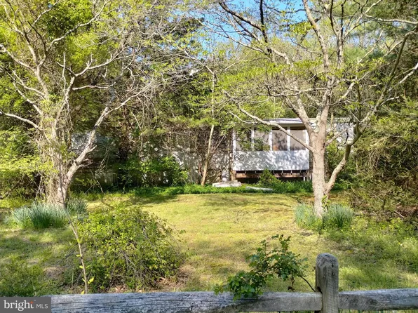 68 Menhaden Rd, Heislerville, NJ 08324